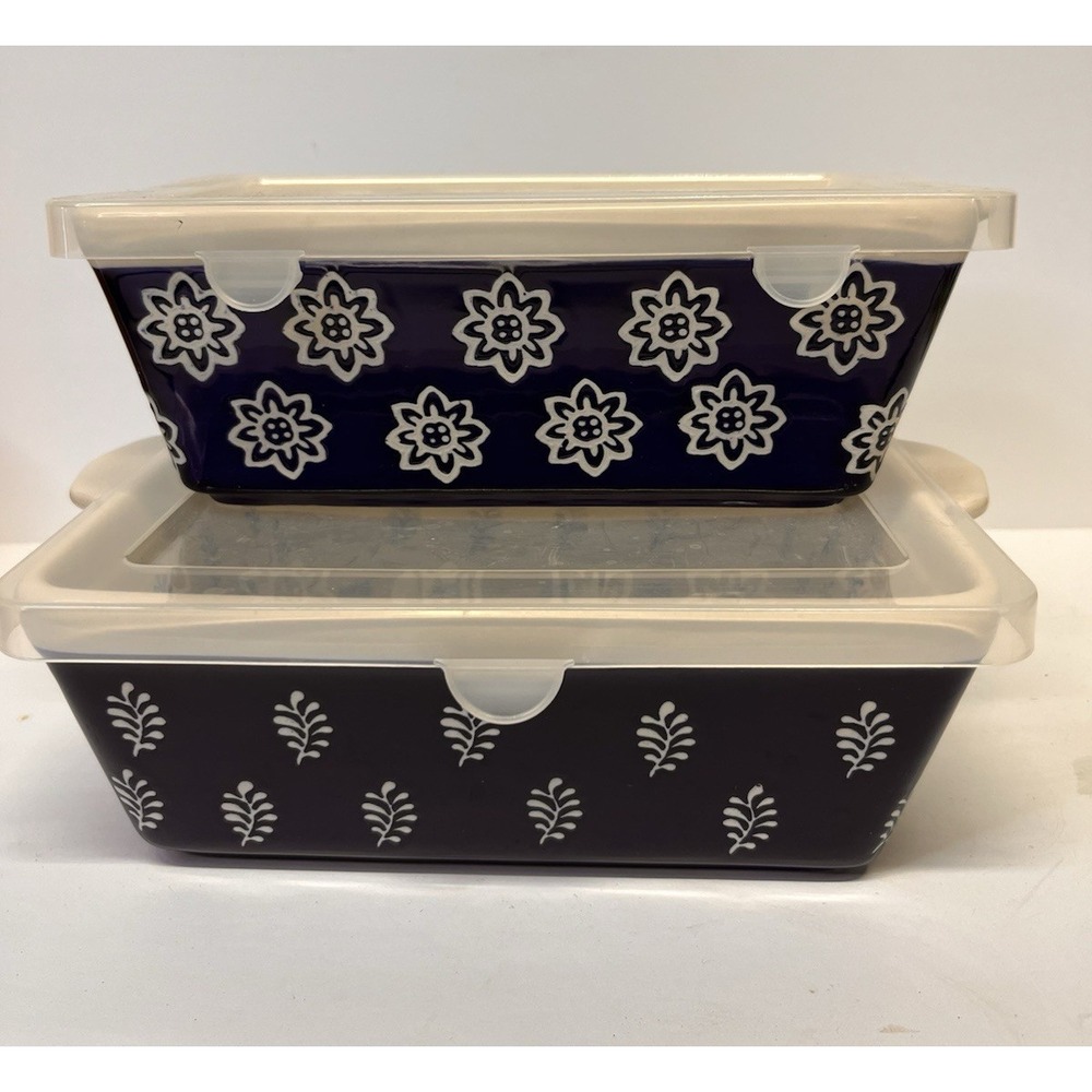 Temp-Tations Old World Blue 1.5qt loaf pan with lid and 10 oz sqaure with lid